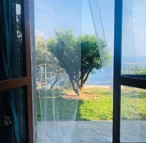 Sea South Front Property1/2acre.gardens Pool Hydro 빌라