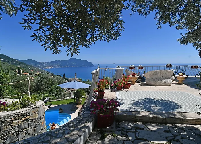 Sea South Front Property1/2acre.gardens Pool Hydro 빌라