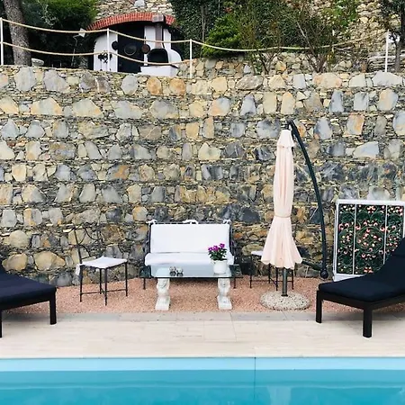 Sea South Front Property1/2acre.gardens Pool Hydro Villa