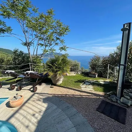 Sea South Front Property1/2acre.gardens Pool Hydro